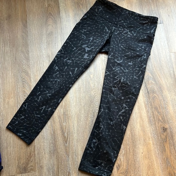 lululemon athletica Pants - Lululemon Crop Leggings Size 2